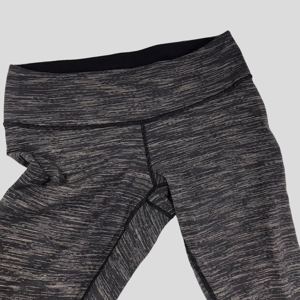 LULULEMON Wunder Under crop striped size 10 - Picture 6 of 6